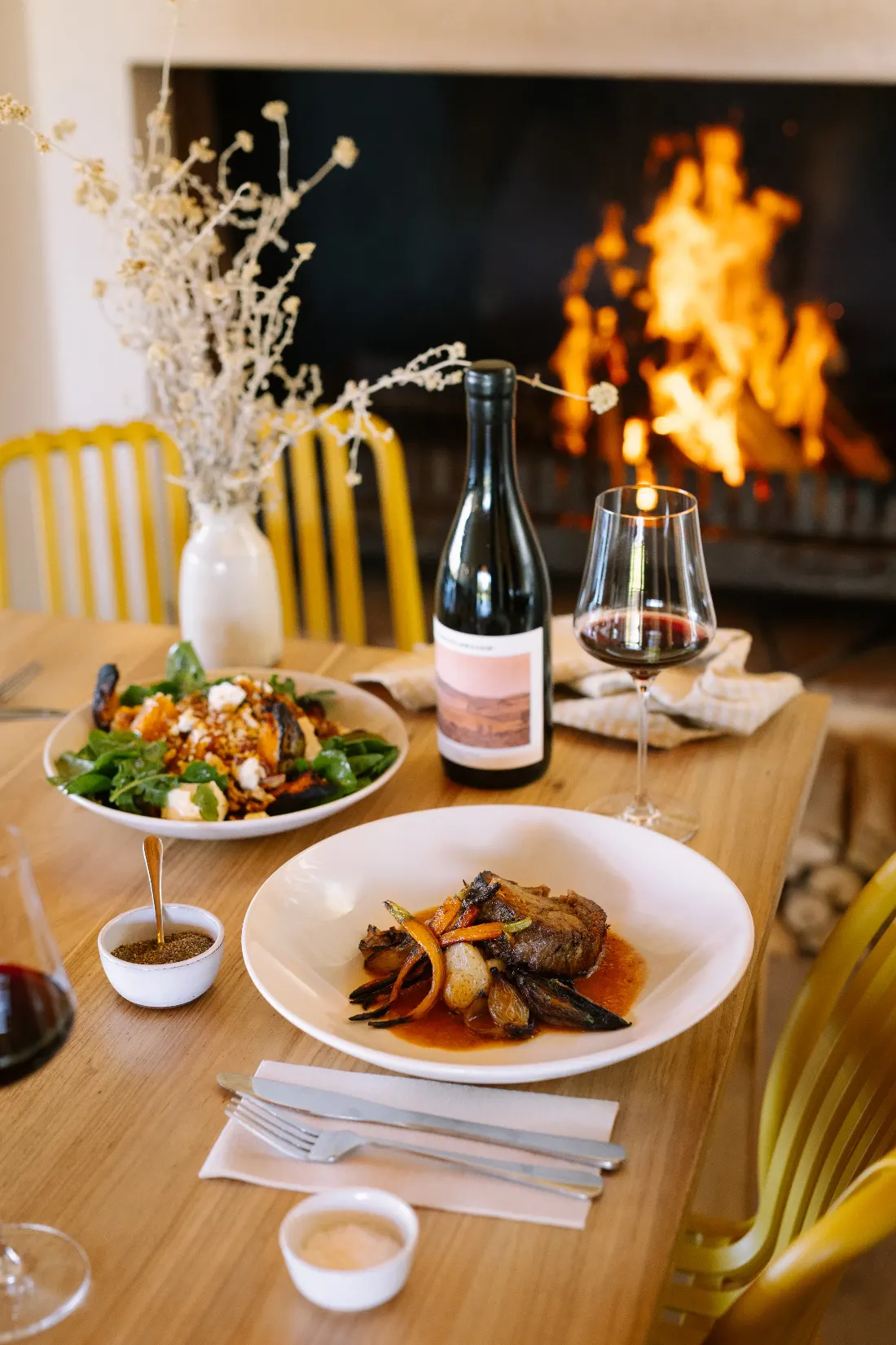 Lunch and a bottle of Gabriëlskloof by the fireplace in the winery restaurant
