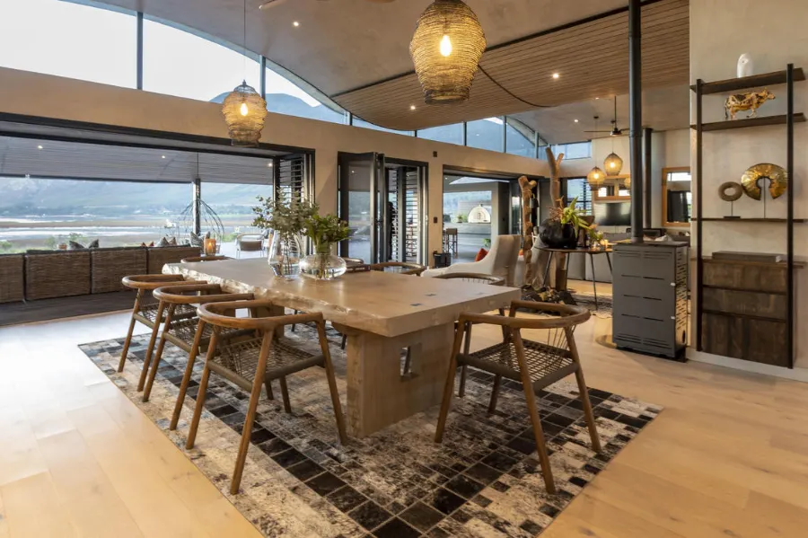 The dining room at Perivoli Lagoon House